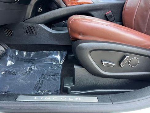 Used 2019 Lincoln Nautilus Reserve image 33