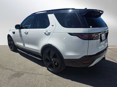 Used 2025 Land Rover Discovery Dynamic SE AWD/4WD image 3