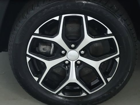 Used 2024 Jeep Compass Limited AWD/4WD image 37