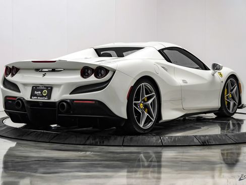 Used 2022 Ferrari F8 Tributo RWD image 23