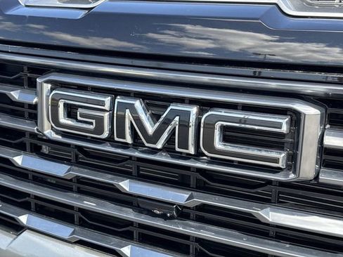 Used 2024 GMC Sierra 2500 AT4 w/ AT4 Preferred Package AWD/4WD image 30