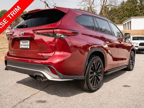 Used 2023 Toyota Highlander XSE FWD image 8