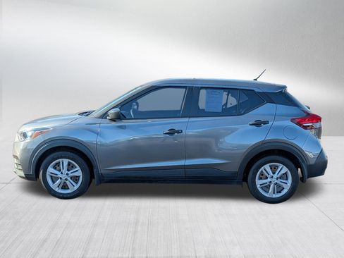 Used 2020 Nissan Kicks S image 4