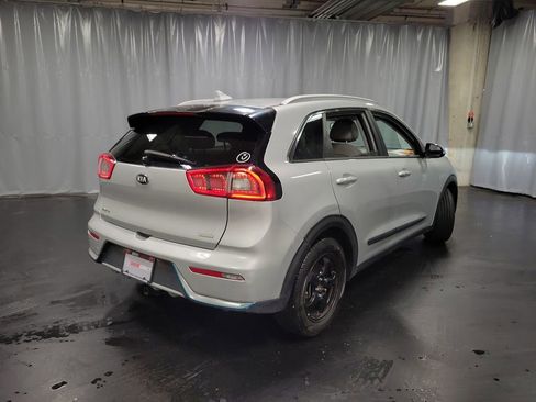Used 2019 Kia Niro EX FWD image 9