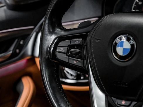 Used 2019 BMW 540i xDrive w/ Premium Package image 18