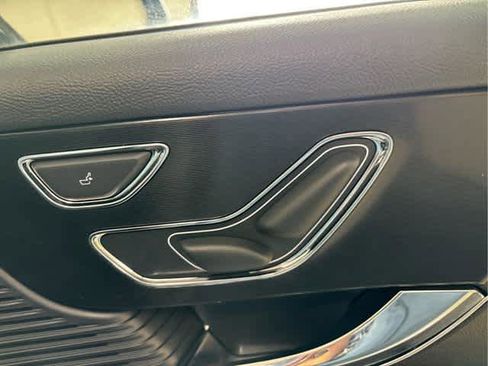 Used 2022 Lincoln Corsair AWD w/ Equipment Group 101A image 38