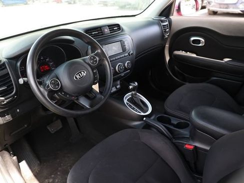 Used 2017 Kia Soul FWD image 6
