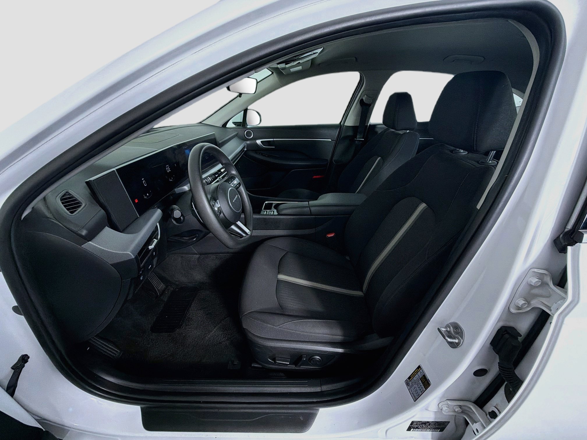 Used 2025 Hyundai Sonata SEL FWD image 13