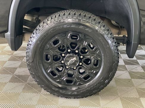 Used 2022 Chevrolet Silverado 2500 LTZ w/ LTZ Plus Package AWD/4WD image 39