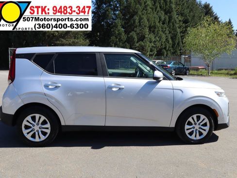 Used 2021 Kia Soul LX FWD image 9