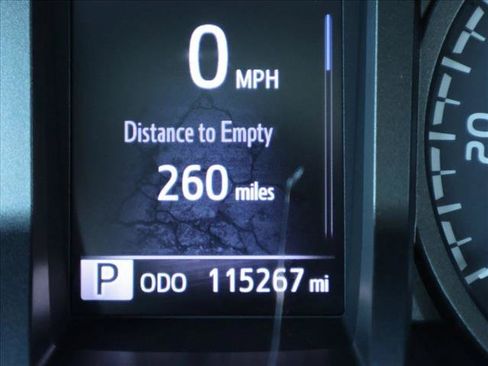 Used 2016 Toyota Tacoma TRD Sport w/ Premium & Technology Package AWD/4WD image 11