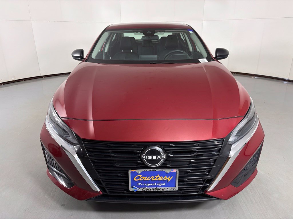 Used 2024 Nissan Altima 2.5 SV FWD image 3