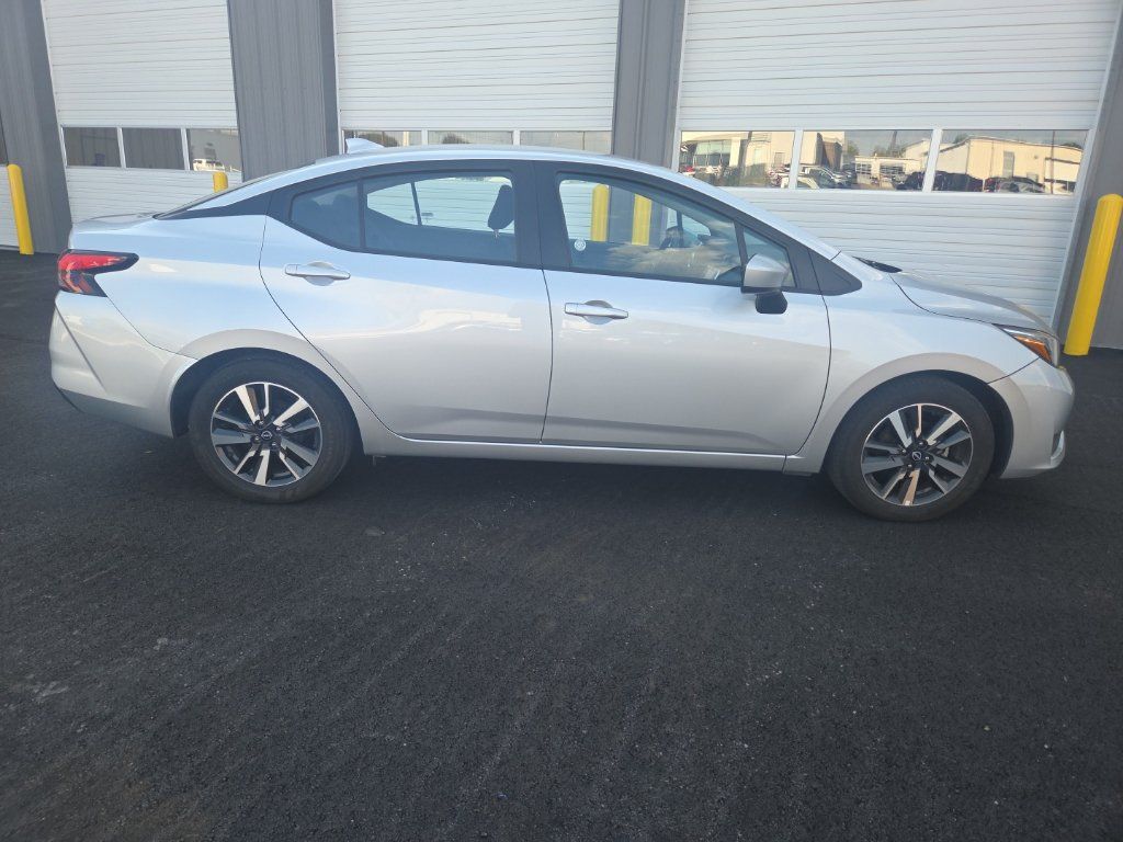 Used 2025 Nissan Versa SV FWD image 11