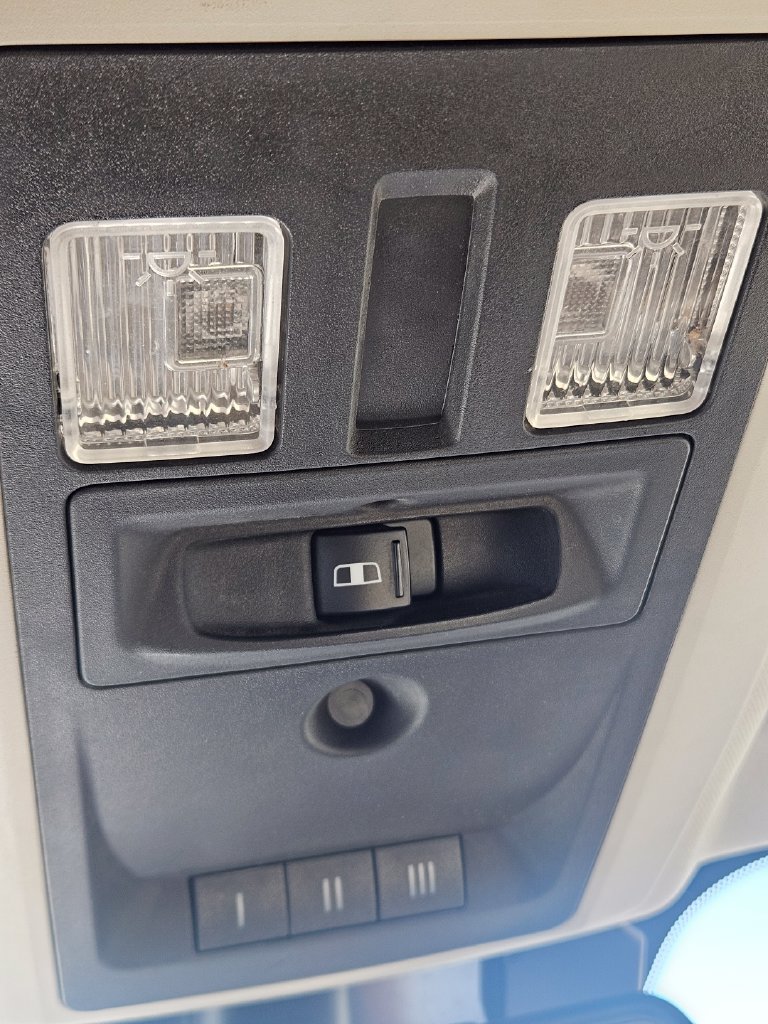 Used 2016 RAM 1500 Laramie w/ Convenience Group AWD/4WD image 17