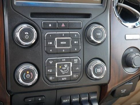 Used 2015 Ford F350 Lariat image 22