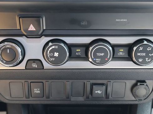 Used 2023 Toyota Tacoma SR w/ SR Convenience Package AWD/4WD image 12
