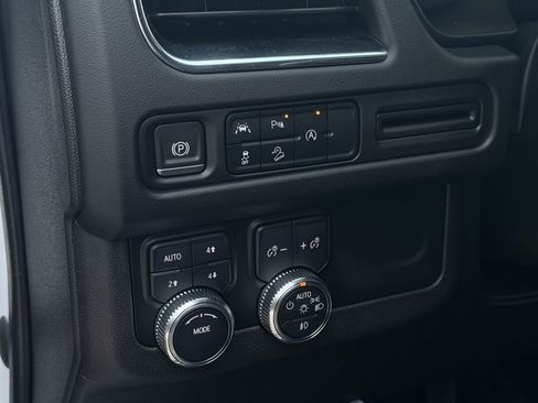 Used 2023 GMC Yukon AT4 image 22