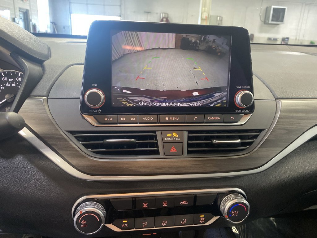 Used 2025 Nissan Altima 2.5 SV FWD image 19