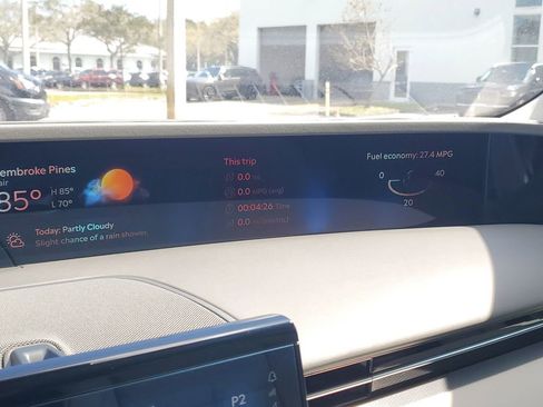 Certified 2024 Lincoln Nautilus Premier image 24