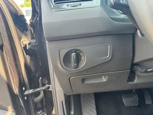 Used 2020 Volkswagen Tiguan S FWD image 15