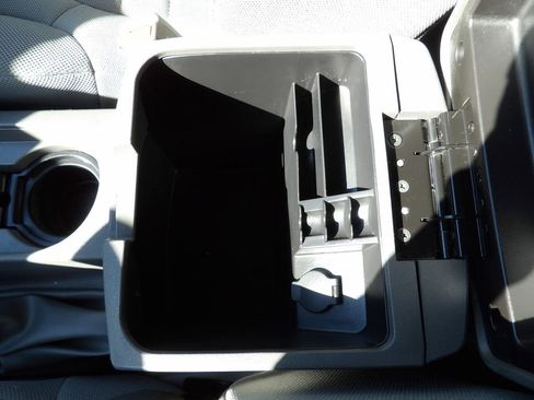 Used 2018 Nissan Frontier S image 26