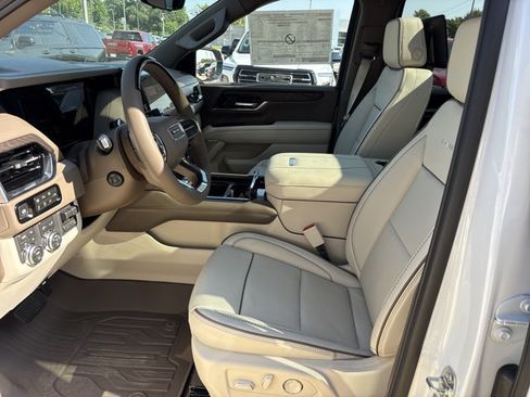 New 2026 GMC Yukon Denali w/ Denali Reserve Package AWD/4WD image 17