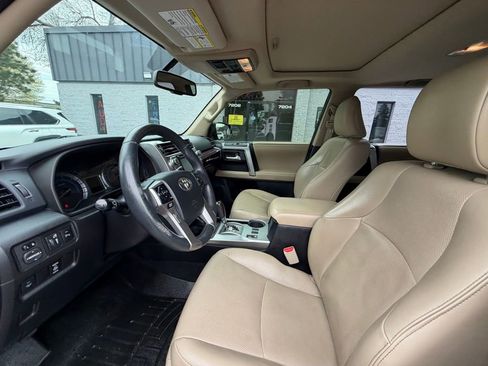 Used 2015 Toyota 4Runner Limited AWD/4WD image 18