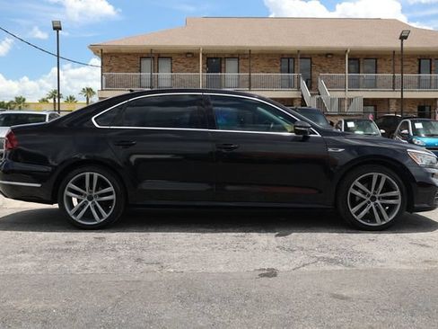 Used 2017 Volkswagen Passat 1.8T R-Line FWD image 16