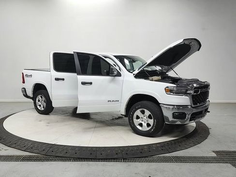 Used 2025 RAM 1500 Big Horn AWD/4WD image 9