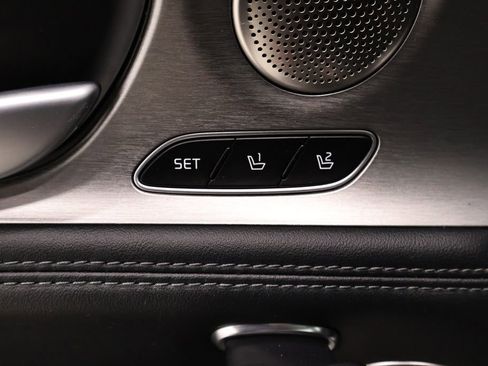 Used 2018 Kia Stinger GT1 AWD/4WD image 12