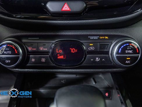 Used 2021 Kia Soul EX FWD image 19