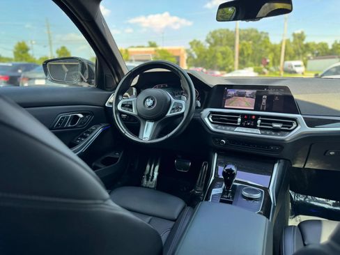 Used 2022 BMW 330i Sedan w/ M Sport Package RWD image 25