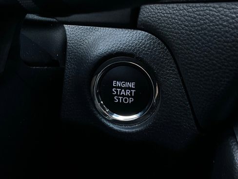 Used 2025 Toyota RAV4 XLE image 29