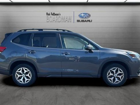 Used 2024 Subaru Forester Premium AWD/4WD image 3
