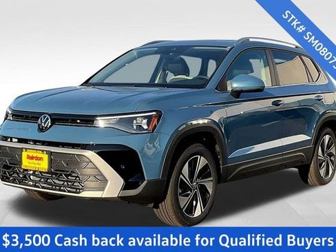 New 2025 Volkswagen Taos SE image 2