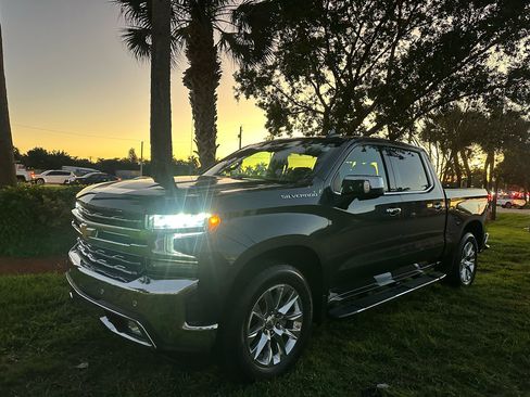 Used 2019 Chevrolet Silverado 1500 LTZ w/ LTZ Plus Package image 23