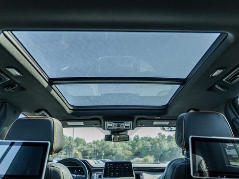 Used 2023 GMC Yukon XL AT4 w/ AT4 Premium Package image 23