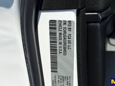 Used 2024 Jeep Grand Cherokee Laredo X RWD image 37