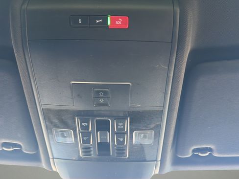 Used 2020 Volkswagen Atlas Cross Sport SEL Premium R-Line AWD/4WD image 30