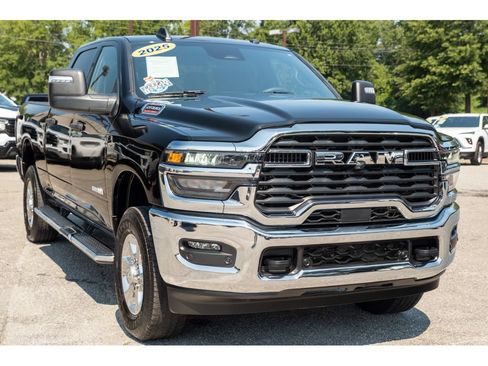 Used 2025 RAM 2500 Big Horn AWD/4WD image 34