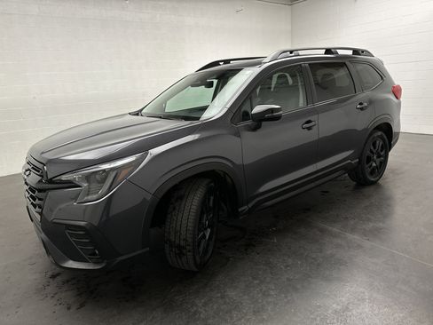 Used 2023 Subaru Ascent Onyx Edition image 4