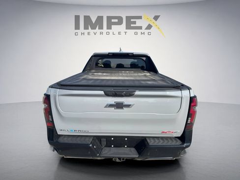 Used 2025 Chevrolet Silverado EV RST AWD/4WD image 5