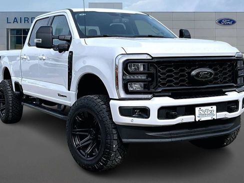 New 2026 Ford F250 Lariat w/ Black Appearance Package AWD/4WD image 2