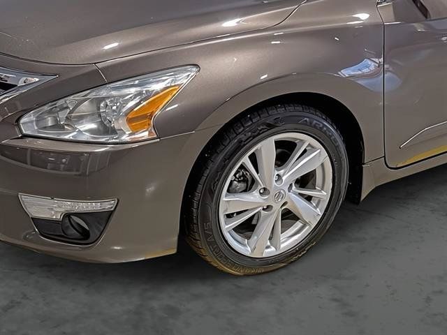 Used 2015 Nissan Altima 2.5 SV w/ Convenience Package FWD image 9
