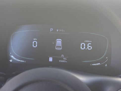 Used 2025 Kia Soul LX w/ LX Technology Package FWD image 36