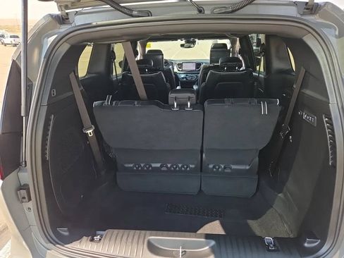 Used 2023 Chrysler Pacifica Limited w/ Uconnect Theater Family Group AWD/4WD image 12