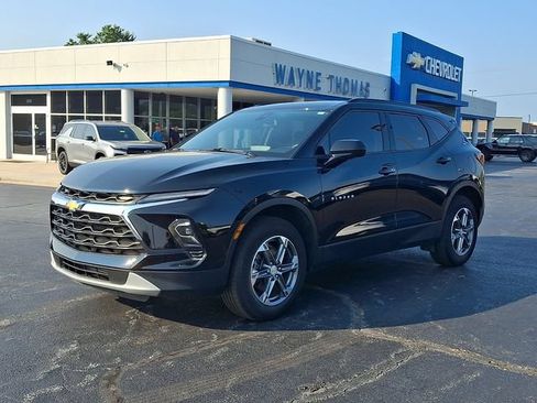 Used 2024 Chevrolet Blazer LT w/ Convenience Package FWD image 3