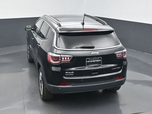 Used 2018 Jeep Compass Limited w/ Navigation Group AWD/4WD image 18