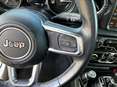 Used 2022 Jeep Wrangler Unlimited Sahara w/ Safety Group image 18