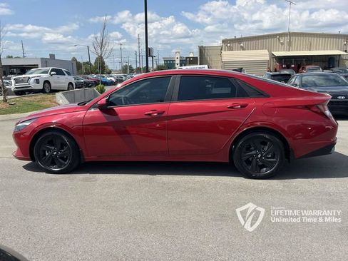 Certified 2023 Hyundai Elantra SEL FWD image 9